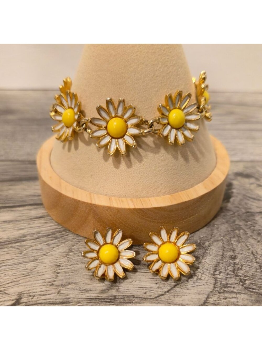Signed Weiss Daisy Bracelet Earrings Set White Yellow Enamel Floral Jewelry VTG